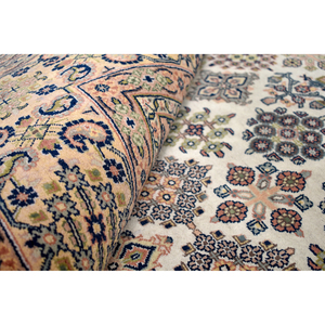 Tapis persan en laine noué à la main, motif losanges terracotta et crème, motif floral tribal, treillis classique vintage marron - Product Image 3