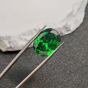 Émeraude naturelle taille ovale, forme œuf, facettes, vert moyen, émeraude en vrac, plusieurs tailles, vente en gros - Product Image 1