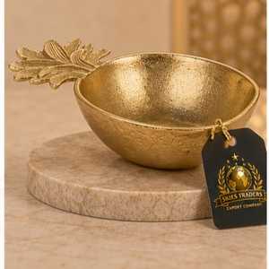 Bol de service en métal texturé avec poignée feuille d'ananas dorée, petit plat à fruits, plat à dattes, centre de table, vaisselle en gros - Product Image 1