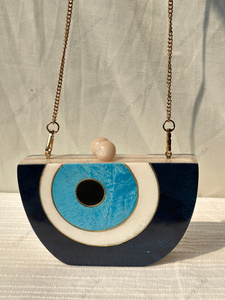 Bolso de Mano de Resina Azul Hecho a Mano con Diseño Geométrico Incrustado, Marco Dorado, Bolso de Lujo para Fiesta Nocturna - Product Image 6