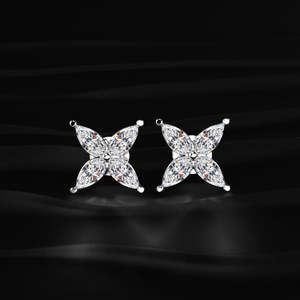 Boucles d'oreilles clous fleur en moissanite marquise 2,80 TCW, couleur incolore VVS, or 14K, grappe florale à 4 pierres, fermoir à charnière, bijoux faits main - Product Image 2