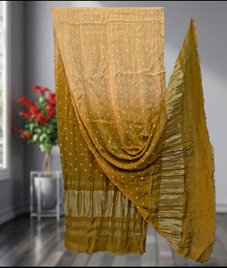 Dupatta de seda pura con diseño Bandhani para uso casual - Product Image 2