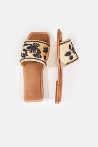 Sandales plates modernes pour femmes, légères, respirantes, avec semelle intérieure douce et rembourrée, ornées de perles colorées, chaussures d'été pour adultes - Product Image 2