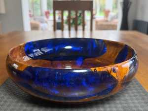 Bol en bois, bol décoratif en résine et bois, petit plat à bagues, bol à bibelots fait main, bol bleu, plat à bagues en résine époxy - Product Image 5