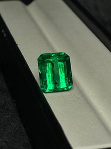 Esmeralda Natural Suelta, Corte Octogonal, Gema Verde de 5.66 Quilates, Origen ZM, para Joyería - Product Image 3