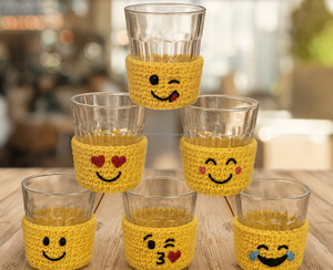 Ensemble de verres à thé indiens avec couvercles au crochet - Product Image 1