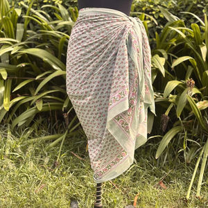 Pareos de Playa con Estampado Floral, Precio Económico al por Mayor, 100% Algodón, Pareos Estampados de Indonesia Bali - Product Image 1