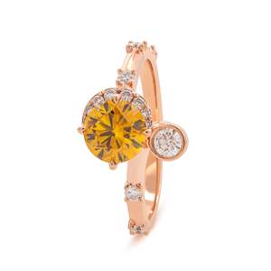 Bague de fiançailles Céleste en or rose 14 carats avec diamant de laboratoire rond fantaisie jaune vif de 1 carat, motif soleil et croissant de lune - Product Image 5