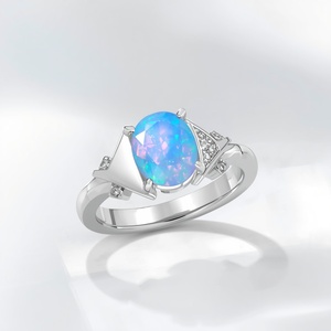 Anillo de Oro Blanco de 9K con Ópalo Azul Corte Pera, Diseño Geométrico, Fabricante de Joyería Fina Personalizada - Product Image 3