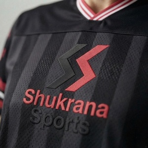 เสื้อยืดกีฬาคอวีทรงหลวมสไตล์อเมริกันวินเทจลายทาง ปี 2026 ผลิตจากผ้าโพลีเอสเตอร์ สำหรับผู้ชายและผู้หญิง - Product Image 3