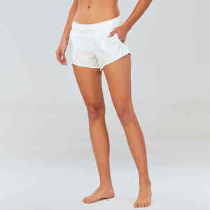 Shorts Deportivos de Cintura Alta para Mujer con Logotipo Personalizado, Shorts de Yoga y Running sin Costuras con Efecto Push-Up, Venta al Por Mayor MOQ - Product Image 1