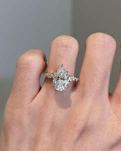 Anillo de Compromiso de Lujo con Diamante Cultivado en Laboratorio, Corte Pera, Oro Amarillo de 10K/14K/18K, Anillo de Novia Vintage con Diseño de Racimo, Joyería Fina, Regalo para Mujer - Product Image 1