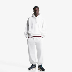 Ensemble de survêtement streetwear unisexe personnalisé en coton, coupe oversize, avec sweat à capuche coupe-vent doublé polaire et pantalon de jogging, pour impression - Product Image 6