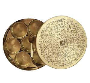 Caja de especias de cobre de lujo hecha a mano, apta para microondas, con 7 recipientes, caja de masala antigua de la India - Product Image 1