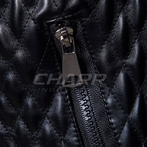 Chaqueta de cuero para hombre, duradera y elegante, con un aspecto premium y un ajuste cómodo y suave para uso prolongado en invierno. - Product Image 5