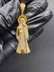 จี้พระเยซูตรึงกางเขน รูปทรงกลมประดับโมอิสซาไนต์ เงินแท้ 925 ชุบทอง เครื่องประดับอัญมณีชั้นดี - Product Image 6