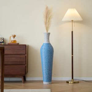 Vase de sol élégant bicolore brun foncé de 39 pouces, en rotin artificiel durable, accessoire décoratif de grande taille - Product Image 6