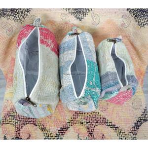 Nouvelle conception, trousse de toilette vintage en patchwork Kantha avec fermeture éclair et pompons, ensemble de 3 pochettes écologiques pour mariages et cadeaux de remerciement - Product Image 5