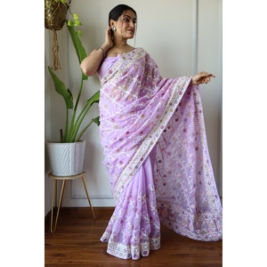 Sari de boda de diseñador con bordado Zari y trabajo en piedra - Product Image 6
