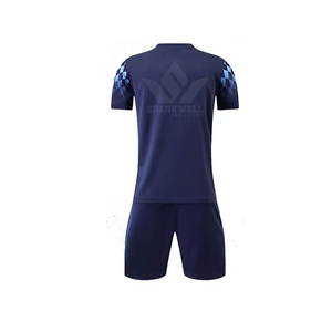 ชุดเสื้อฟุตบอลสีน้ำเงินกรมท่าสำหรับผู้ชายแบบกำหนดเอง กางเกงขาสั้นลายตาราง แขนสั้น ผ้าโพลีเอสเตอร์ซับเหงื่อ ชุดยูนิฟอร์มทีมกีฬา - Product Image 2