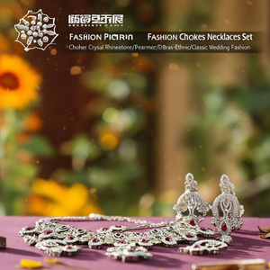 Ensemble de colliers ras du cou de créateur avec cristaux, strass, perles et diamants, chaîne en laiton – Style ethnique/classique pour mariage et mode - Product Image 3