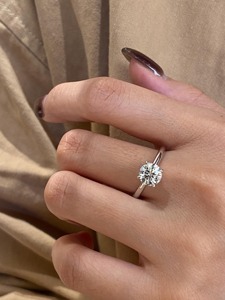 Anillo de Compromiso con Diamante Cultivado en Laboratorio de 1 Quilate, Certificado por IGI, Color F, Claridad VVS2, Corte Brillante Redondo Ideal, Diamante CVD, Oro Blanco de 14K - Product Image 5