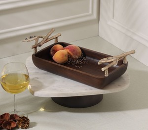 Bandeja Rectangular de Madera Maciza con Asas de Metal |   Uso en Hoteles, Hogares y Regalos - Product Image 1