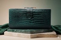 Dompet Clutch Bertekstur Kulit Asli Wanita WRIZA |   Dompet Emerald Green Continental dengan 10 Slot Kartu, 4 Kompartemen