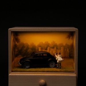 Figurine de terrarium caméléon en résine moderne faite à la main réaliste écologique de haute qualité-marque Leaf'n Joy - Product Image 3