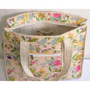 Bolso Tote Acolchado de Algodón Indio con Estampado Floral, Bolso de Hombro Boho para Mujer, Bolso de Compras Hecho a Mano - Product Image 4