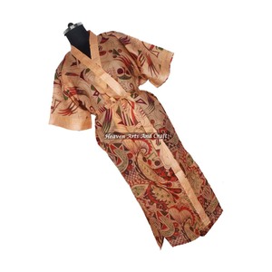 KL014 - Kimono de Seda Largo y Holgado con Estampado Floral Colorido para Mujer, Estilo Vintage, para Invierno, Otoño, Playa, Vacaciones, Estilo Bohemio - Product Image 1