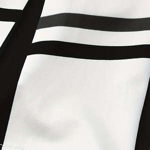 Ventes en gros d'uniformes de cheerleading personnalisés de haute qualité, design personnalisé, 100% polyester, légers, imprimés par sublimation, service OEM - Product Image 6