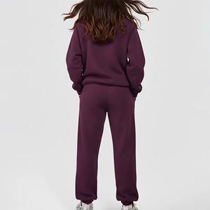 Ropa Deportiva de Invierno Ecológica al por Mayor, Conjunto de Dos Piezas para Mujer, Sudadera con Capucha de Manga Larga con Cierre y Pantalones de Tela Acanalada - Product Image 3
