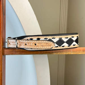 Collar para mascotas con diseño de cuadros en blanco y negro de cuero hecho a mano personalizado con hebilla para perros pequeños, medianos y grandes - Product Image 4