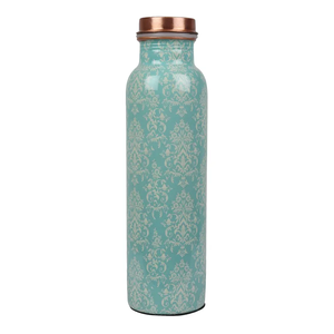 Bouteille d'eau en cuivre au design incurvé, conçue pour le confort et la durabilité, idéale pour conserver l'eau à la maison, au bureau, à la salle de sport ou en voyage. - Product Image 3