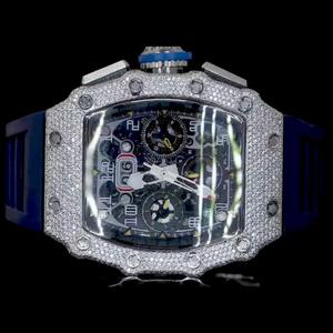 Reloj de Cuarzo con Cronógrafo de Esqueleto de Moissanita, Caja Tonneau, Estilo Hip Hop de Lujo con Incrustaciones de Diamantes y Correa de Goma Azul de 20 mm - Product Image 1