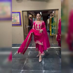 Colección Pakistaní India, Salwar Kameez de 3 Piezas Listo para Usar, Bordado Intenso en Seda Chinnon, Secado Rápido, Diseños Elegantes Tradicionales - Product Image 1