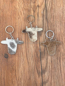 Nouvel arrivage de porte-clés en cuir de vachette au design unique porte-clés en cuir de fourrure véritable porte-clés élégants porte-clés de haute qualité à vendre - Product Image 4