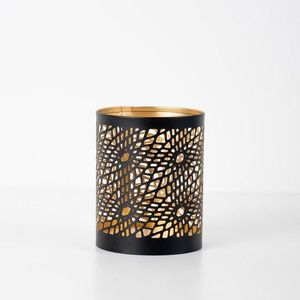 Porte-bougie votif rond en métal noir avec découpe décorative, résistant à la chaleur, pour la décoration intérieure et l'éclairage - Product Image 4