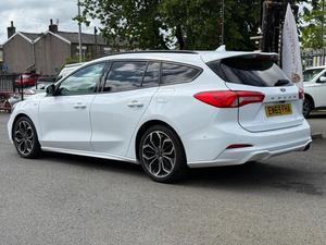 Ford Focus Estate 1.5 EcoBlue ST-Line X Automatique Euro 6 5 portes Blanc, occasion en bon état - Product Image 4
