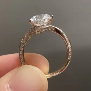 Anillo de Compromiso con Diamante Corte Pera en Oro Rosa con Banda Pavé, Elegante Anillo Solitario, Joyería Nupcial de Lujo, Regalo para Mujer - Product Image 3