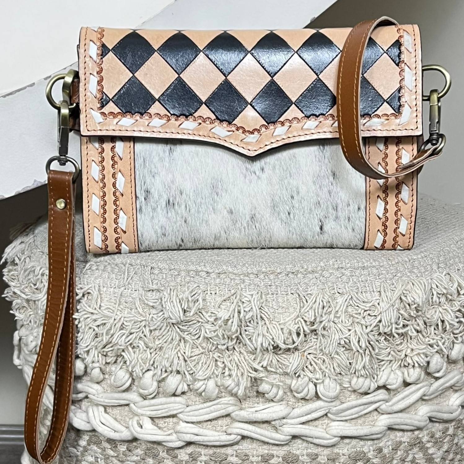 ลายตารางหมากรุกสีดำและน้ำตาล