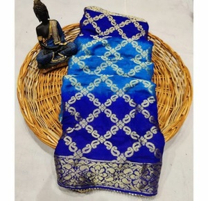 Sari de Seda Verde con Bordado Zari Dorado, Traje Tradicional Indio para Bodas, para Mujer, Largo hasta el Suelo, Corte Regular - Product Image 3