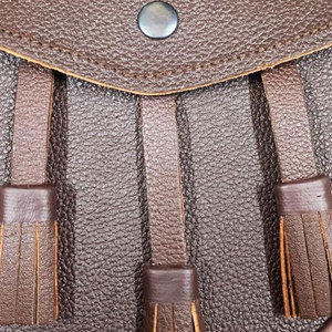 Scottish Vegan Leather Sporran for Kilt - Traditional Dress Sporran with <b>Button</b> or Thistle <b>Badge</b> 2026 - Product Image 4