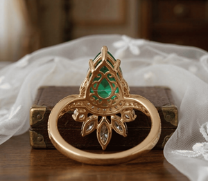 Anillo de Compromiso Hipoalergénico con Esmeralda, Banda Trenzada de Acero Inoxidable, Joyería de Moda para Mujer, Tendencia 2026 - Product Image 2