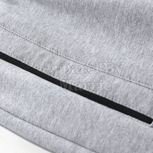 Pantalones cortos premium para hombre, ligeros, de tela suave, diseñados para comodidad durante todo el día, adecuados para uso diario. - Product Image 4