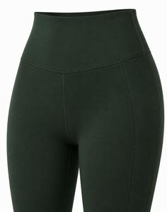 Conjunto de yoga de 2 piezas para mujer: Sujetador deportivo de cuello redondo y espalda cruzada en verde oscuro liso y leggings de cintura media de longitud completa con elasticidad en cuatro direcciones. - Product Image 5