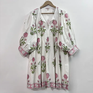 เดรสลำลองผู้หญิงผ้าฝ้ายทอลายดอกไม้ แขนทรงบอลลูน เอวทรงเอ็มไพร์ ทรงเบบี้ดอลล์ คอวีทรงโอเวอร์ไซส์ ทรงหลวม - Product Image 3