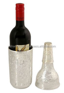 Ensemble de manchons de bouteille de vin en laiton plaqué or de luxe, support de bouteille de vin sculpté floral royal pour cadeaux festifs et décoration d'hôtel - Product Image 2