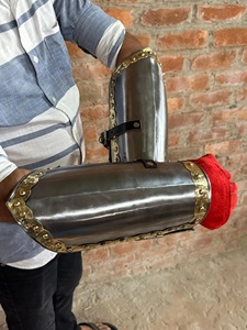 Gants en acier de calibre 18 faits à la main – Armure de chevalier médiévale avec laiton ANAS AHMAD - Product Image 6